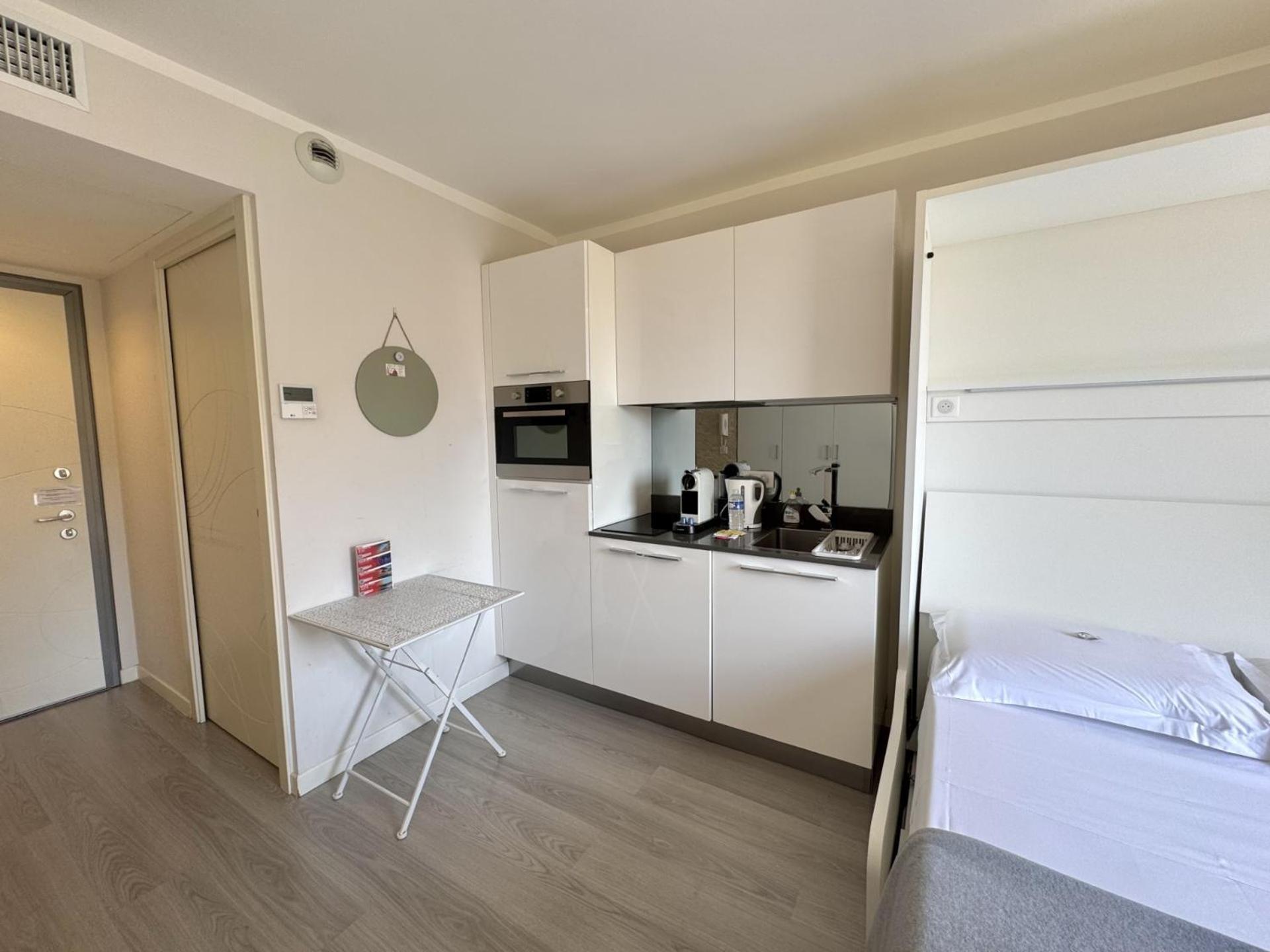 Aparthotel Riviera Nice Cote D'Azur - Old Town - Studio Ac - Sea View - 50M Promenade Des Anglais- La Maison Linda Buitenkant foto